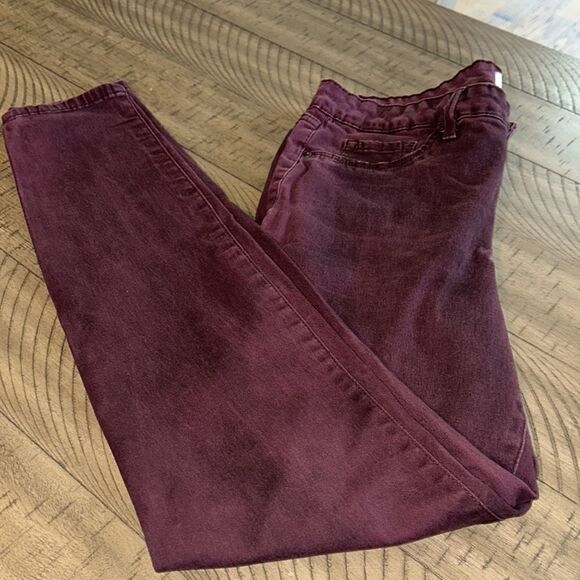 Cabernet 🍷 Colored Skinny Stretch Jeans 👖 by Jessica Simpson - Picture 12 of 17